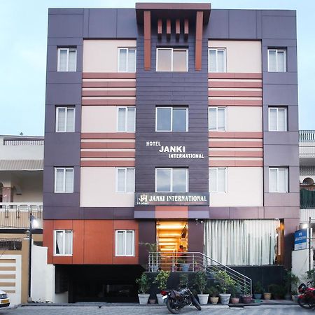 Hotel Janki International Sigra 2 Km From Kashi Vishwanath Temple Варанасі Екстер'єр фото