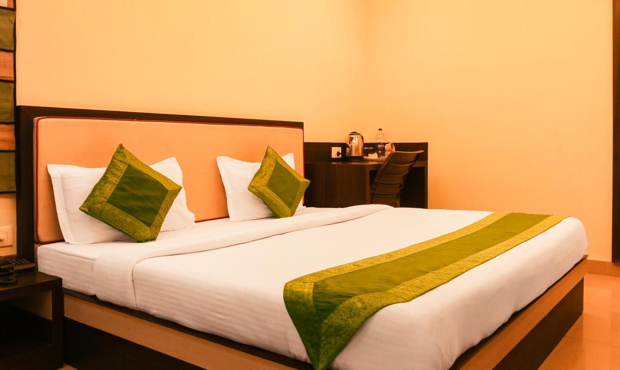 Hotel Janki International Sigra 2 Km From Kashi Vishwanath Temple Варанасі Екстер'єр фото