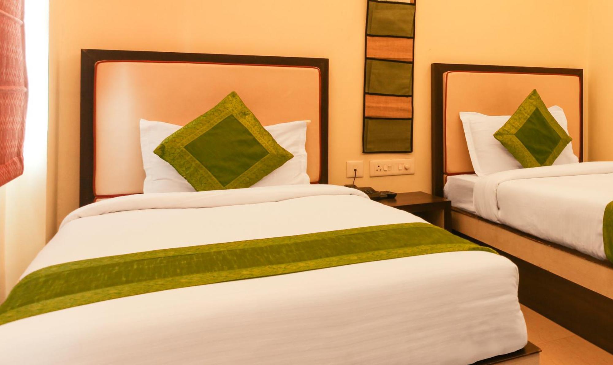 Hotel Janki International Sigra 2 Km From Kashi Vishwanath Temple Варанасі Екстер'єр фото