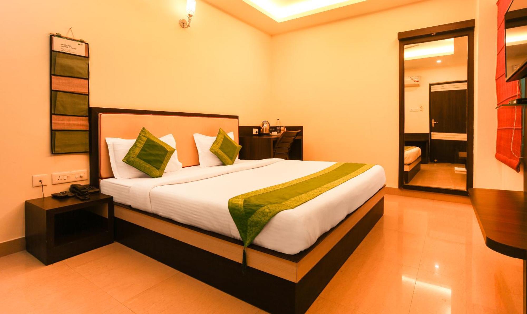 Hotel Janki International Sigra 2 Km From Kashi Vishwanath Temple Варанасі Екстер'єр фото