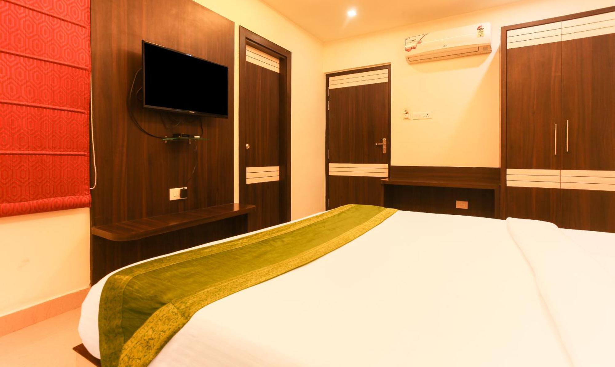 Hotel Janki International Sigra 2 Km From Kashi Vishwanath Temple Варанасі Екстер'єр фото