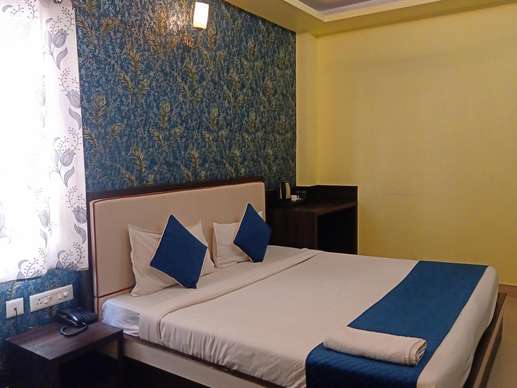 Hotel Janki International Sigra 2 Km From Kashi Vishwanath Temple Варанасі Екстер'єр фото